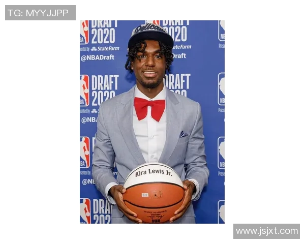 安东尼·爱德华兹：从《实习医生格蕾》到医学传奇的成长之路